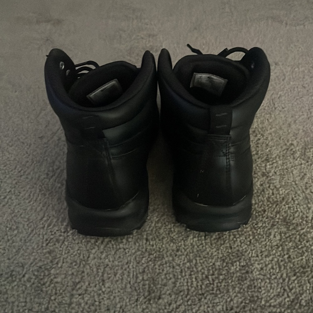 Nike boots - Picture 3 of 4